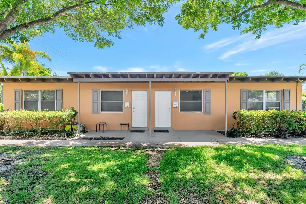710 SE 4th Avenue Delray Beach FL 33483