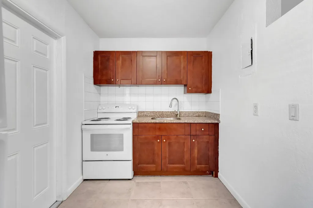 710 SE 4th Avenue Delray Beach FL 33483