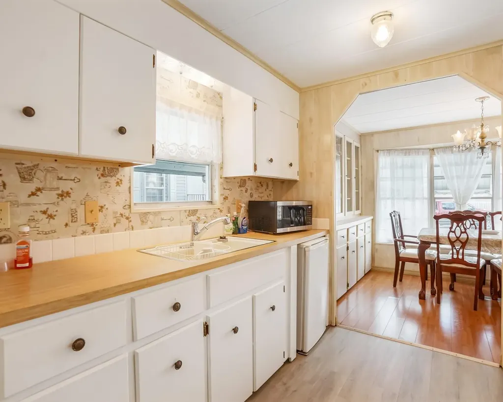 8517 SW 16th Place Davie FL 33324