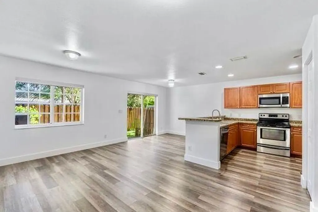 330 SW 2nd Avenue Hallandale Beach FL 33009