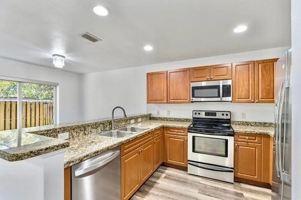 330 SW 2nd Avenue Hallandale Beach FL 33009