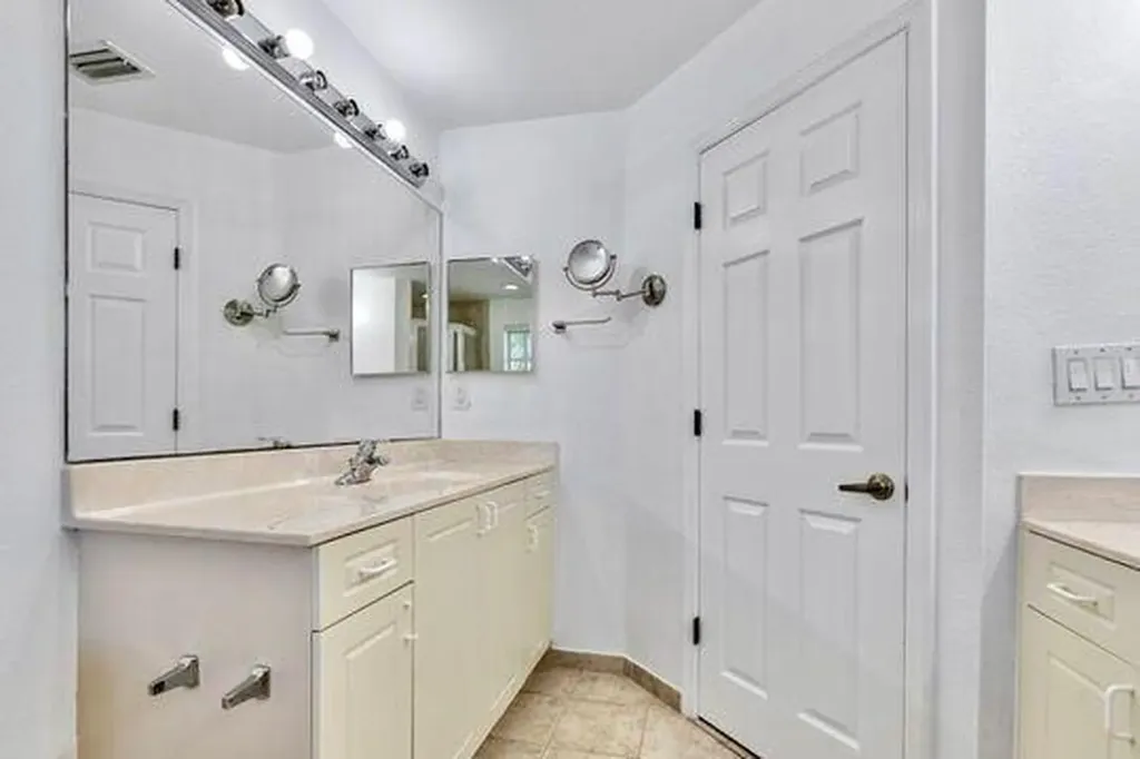330 SW 2nd Avenue Hallandale Beach FL 33009