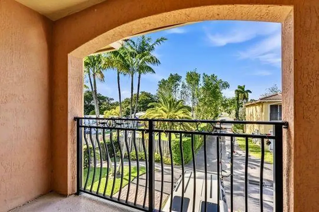 330 SW 2nd Avenue Hallandale Beach FL 33009
