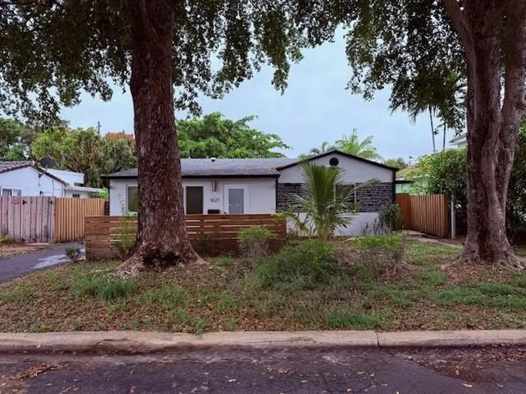 1621-1623 NE 16th Terrace NE Fort Lauderdale FL 33305