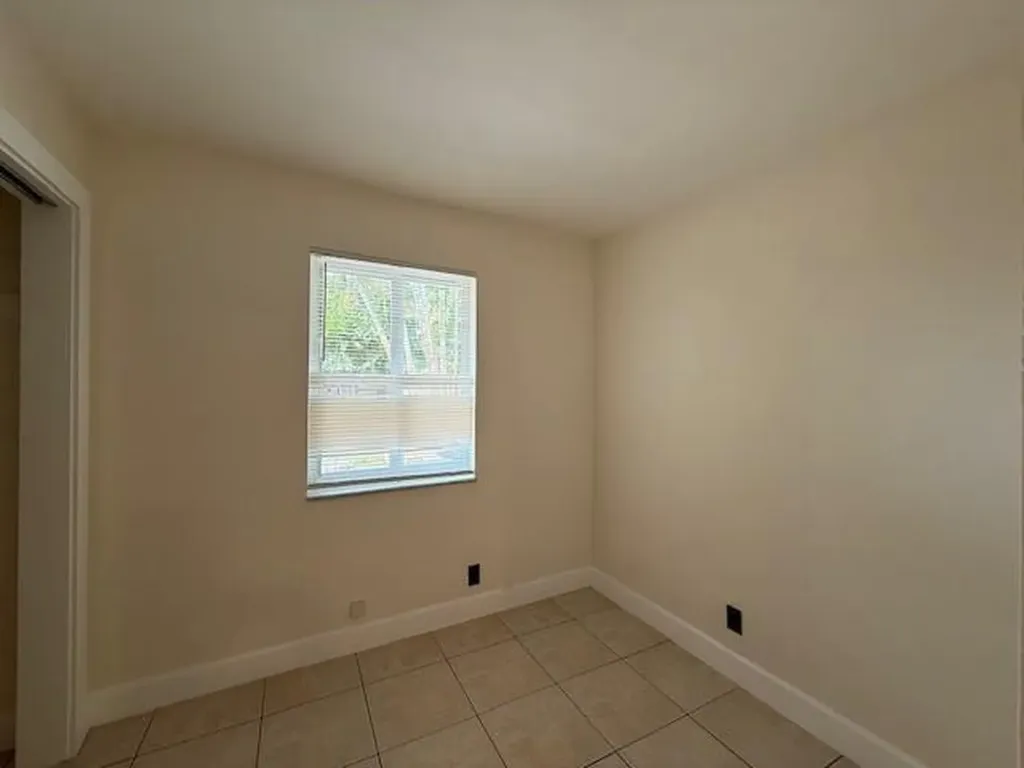 1621-1623 NE 16th Terrace NE Fort Lauderdale FL 33305
