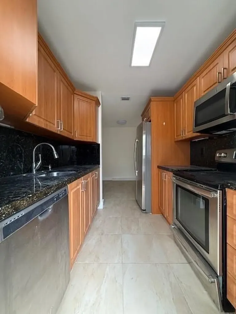 1621-1623 NE 16th Terrace NE Fort Lauderdale FL 33305