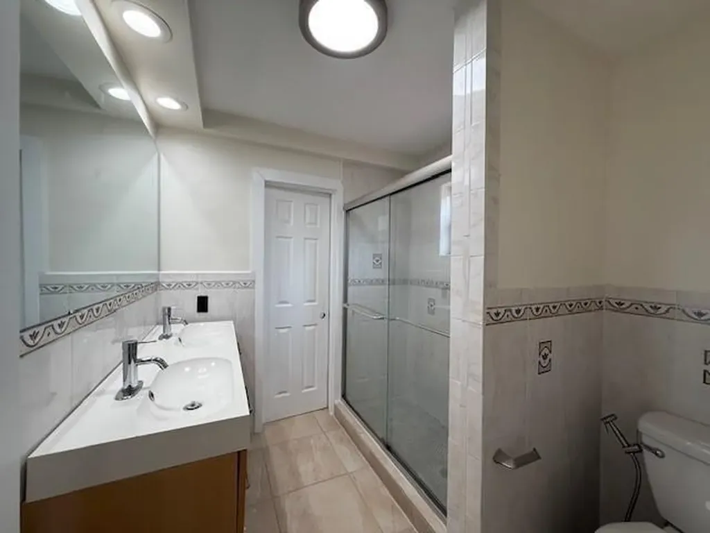 1621-1623 NE 16th Terrace NE Fort Lauderdale FL 33305