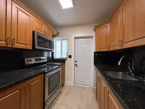1621-1623 NE 16th Terrace NE Fort Lauderdale FL 33305