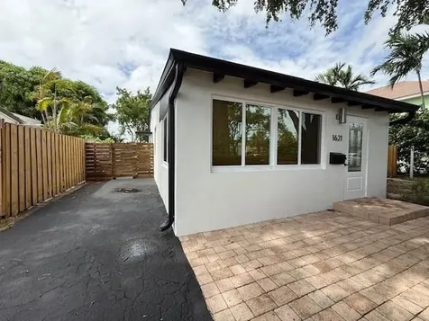 1621-1623 NE 16th Terrace NE Fort Lauderdale FL 33305