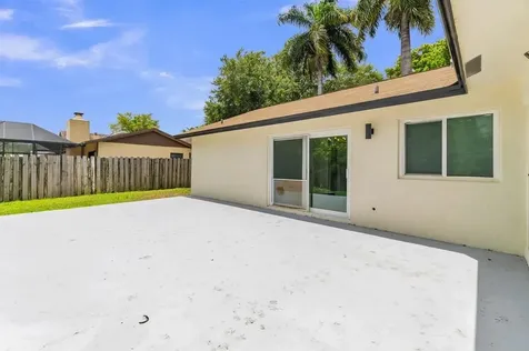 3905 E Woodscape Drive Miramar FL 33023