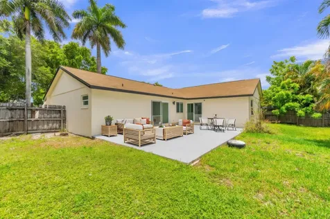 3905 E Woodscape Drive Miramar FL 33023