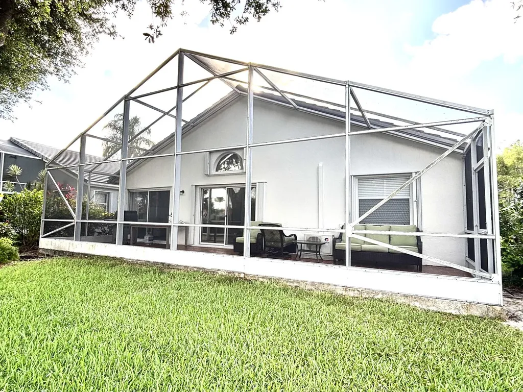 9671 Harbour Lake Circle Boynton Beach FL 33437