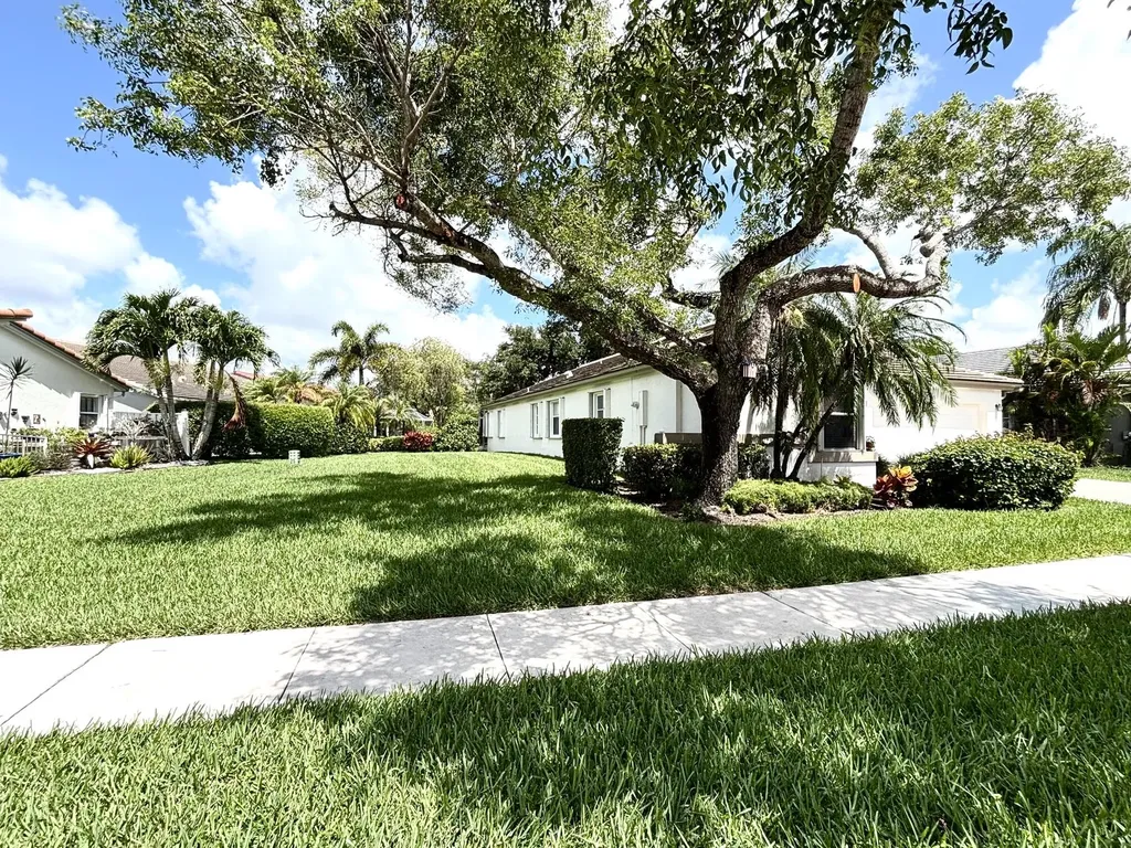 9671 Harbour Lake Circle Boynton Beach FL 33437