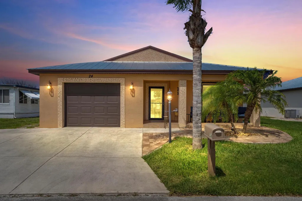 24 Alta Loma Port St Lucie FL 34952