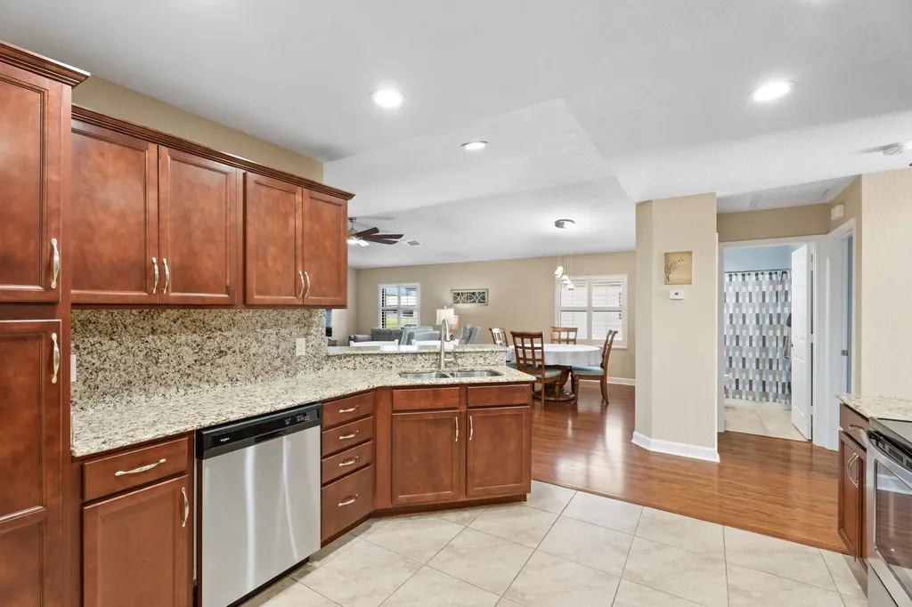 24 Alta Loma Port St Lucie FL 34952
