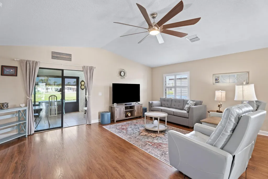 24 Alta Loma Port St Lucie FL 34952