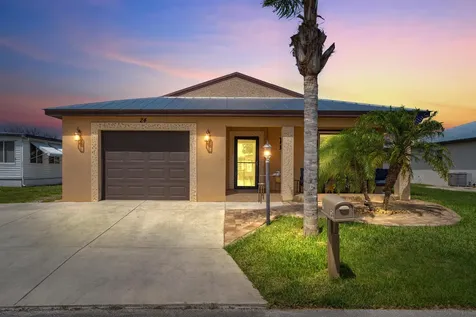 24 Alta Loma Port St Lucie FL 34952