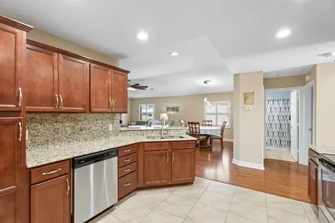 24 Alta Loma Port St Lucie FL 34952