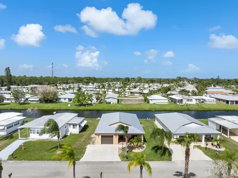 24 Alta Loma Port St Lucie FL 34952