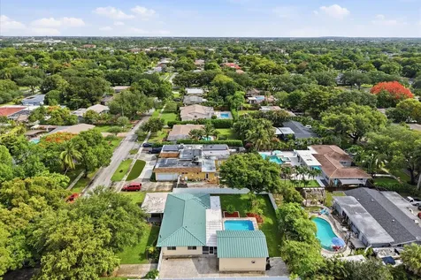 660 Azalea Court Plantation FL 33317