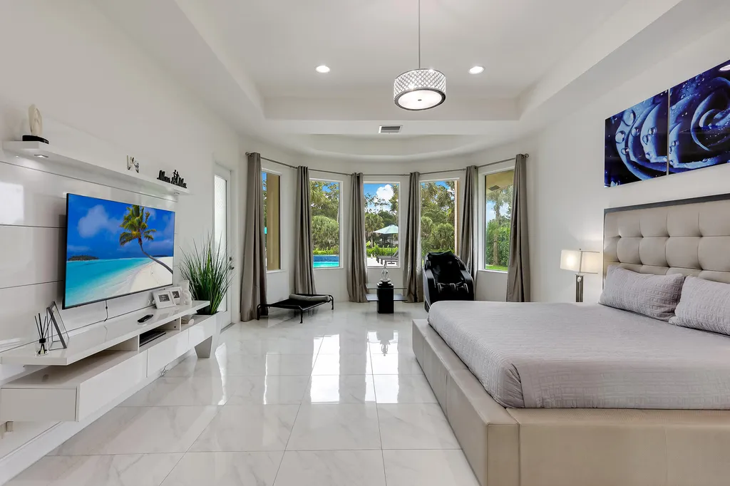 142 Brynhurst Court West Palm Beach FL 33413