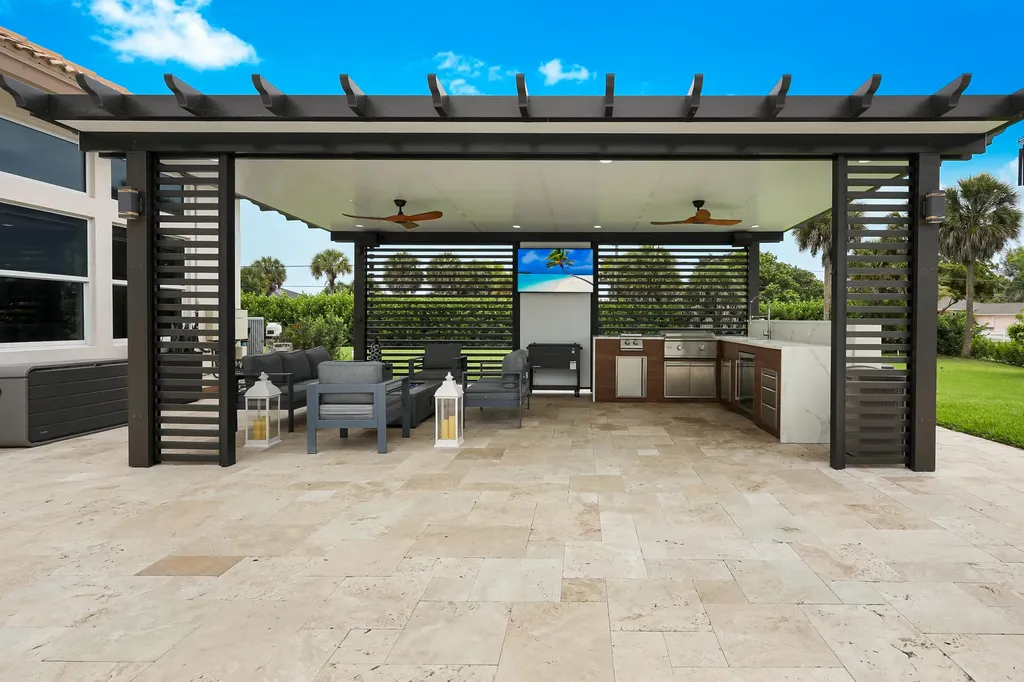142 Brynhurst Court West Palm Beach FL 33413