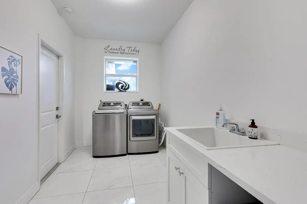142 Brynhurst Court West Palm Beach FL 33413