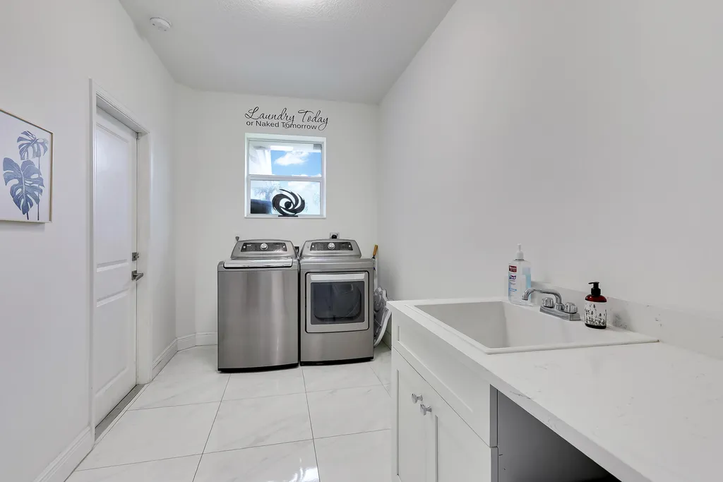 142 Brynhurst Court West Palm Beach FL 33413