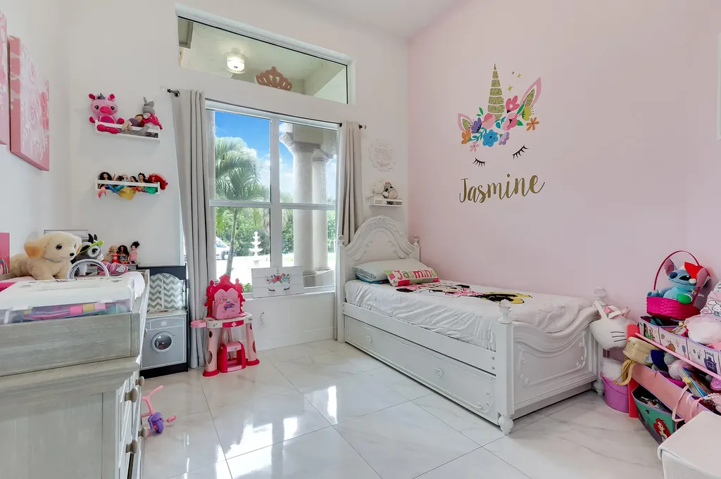 142 Brynhurst Court West Palm Beach FL 33413