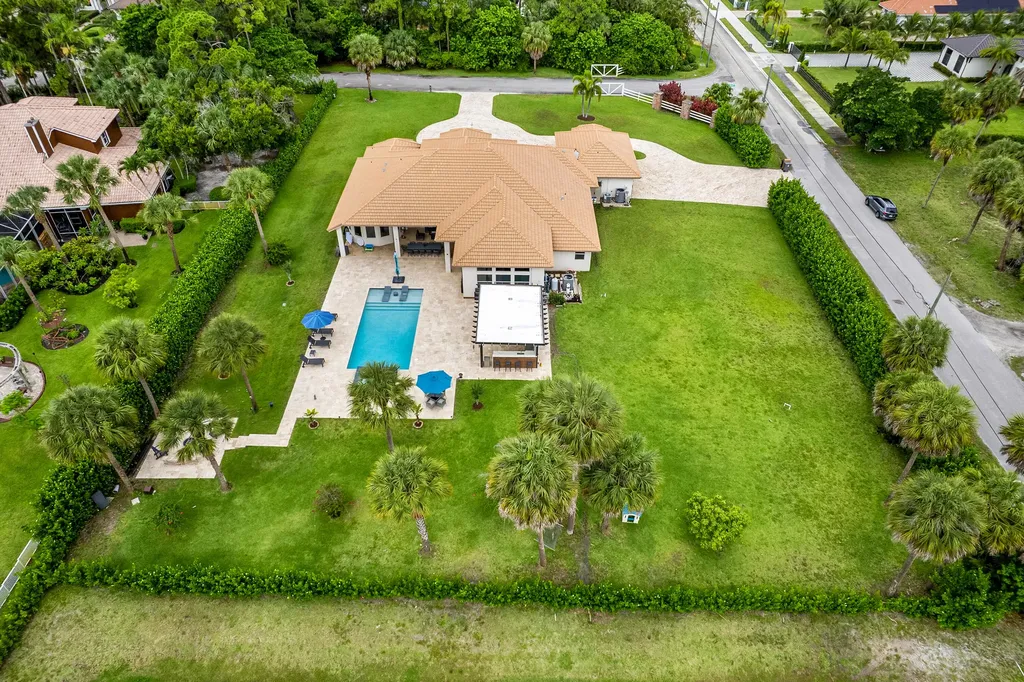 142 Brynhurst Court West Palm Beach FL 33413