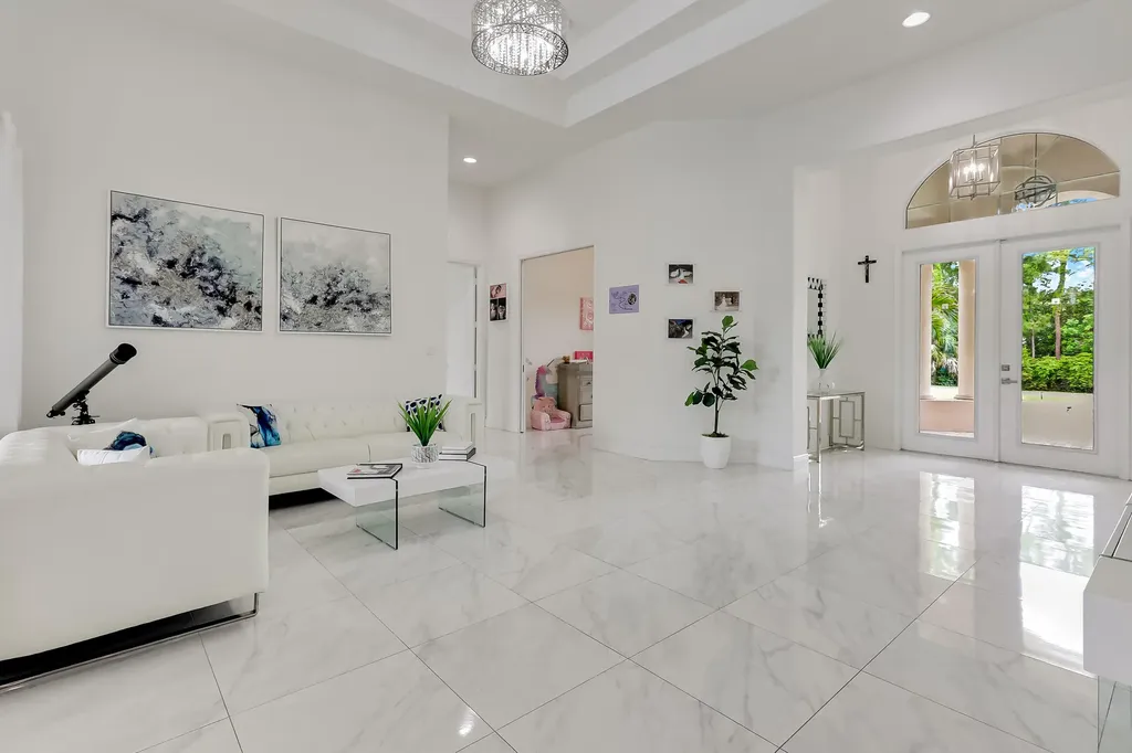 142 Brynhurst Court West Palm Beach FL 33413