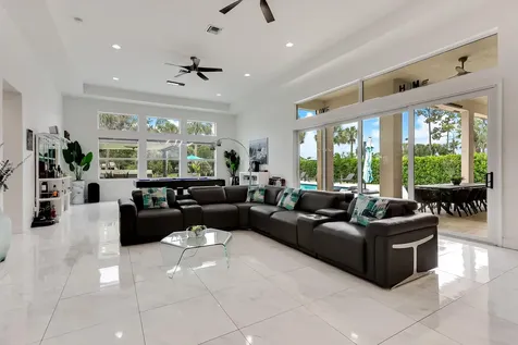 142 Brynhurst Court West Palm Beach FL 33413