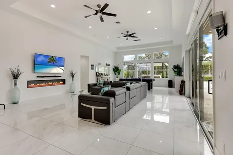 142 Brynhurst Court West Palm Beach FL 33413