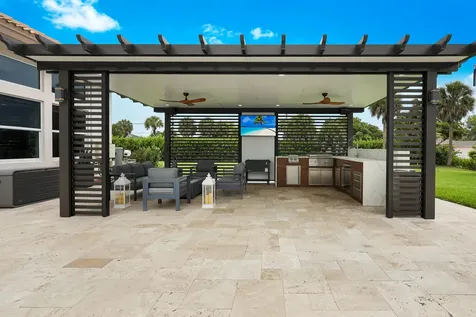 142 Brynhurst Court West Palm Beach FL 33413