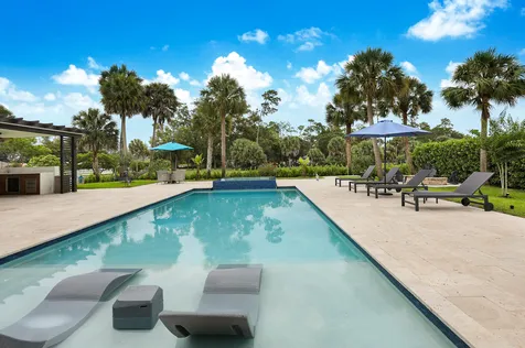 142 Brynhurst Court West Palm Beach FL 33413