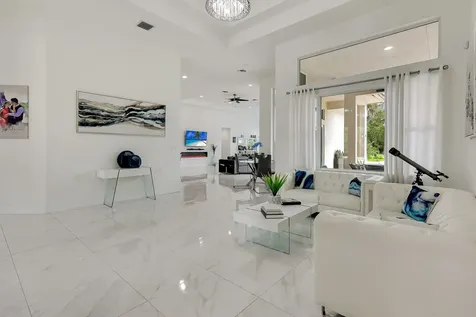 142 Brynhurst Court West Palm Beach FL 33413