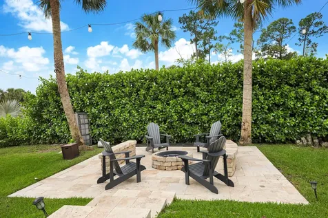 142 Brynhurst Court West Palm Beach FL 33413