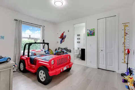 142 Brynhurst Court West Palm Beach FL 33413