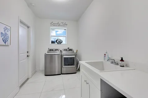 142 Brynhurst Court West Palm Beach FL 33413