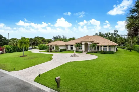 142 Brynhurst Court West Palm Beach FL 33413