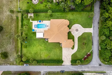 142 Brynhurst Court West Palm Beach FL 33413