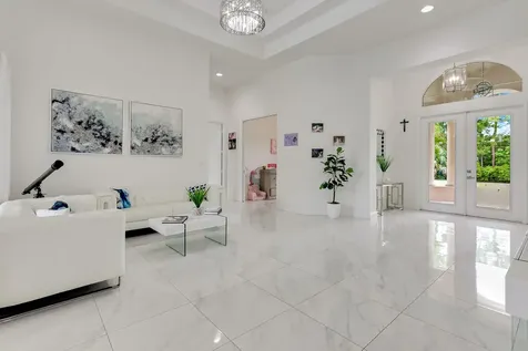 142 Brynhurst Court West Palm Beach FL 33413