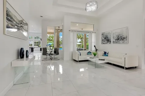 142 Brynhurst Court West Palm Beach FL 33413