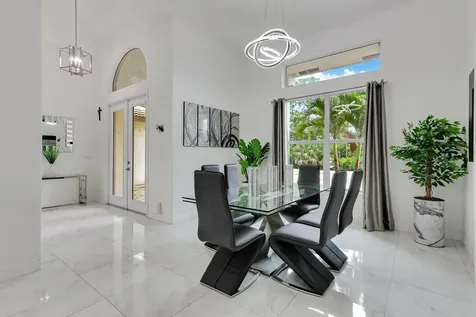 142 Brynhurst Court West Palm Beach FL 33413