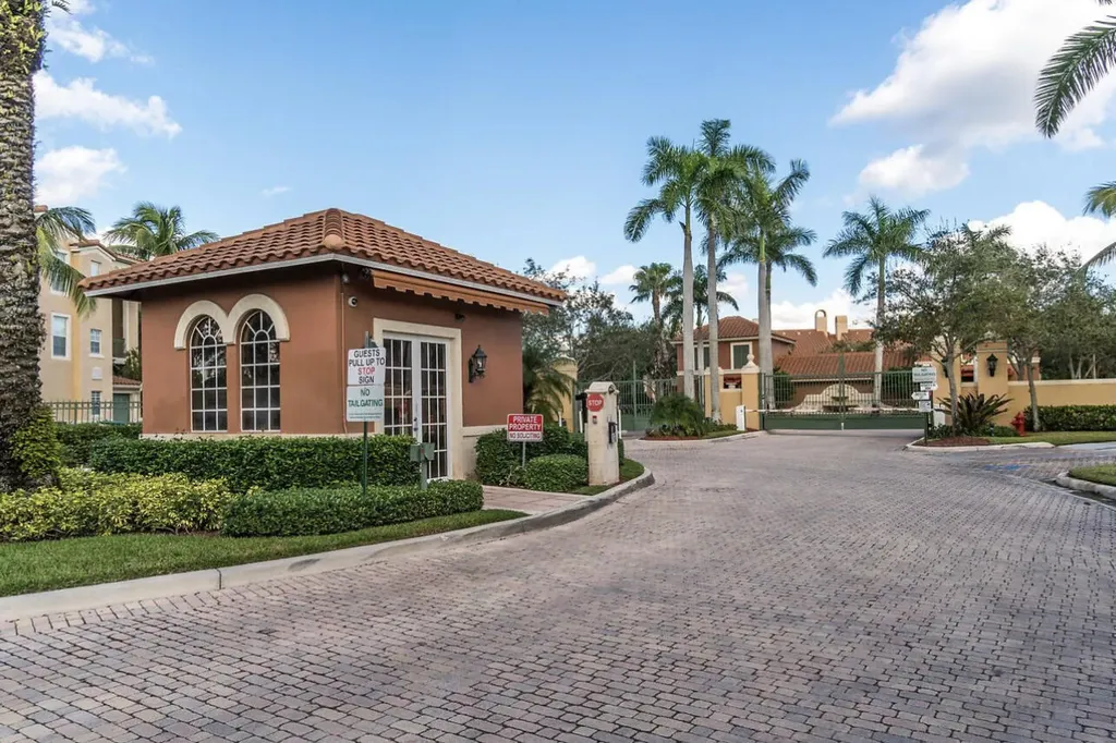 11770 St Andrews Place Wellington FL 33414