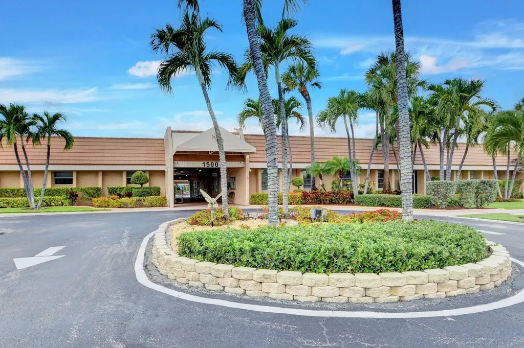 154 Lake Meryl Drive West Palm Beach FL 33411