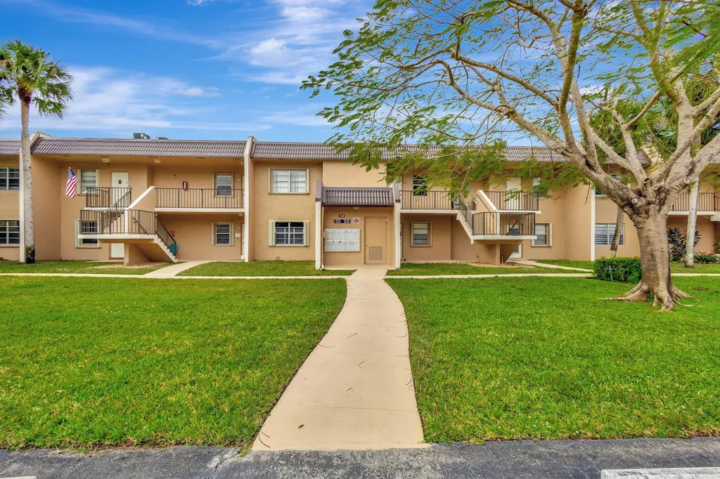 154 Lake Meryl Drive West Palm Beach FL 33411