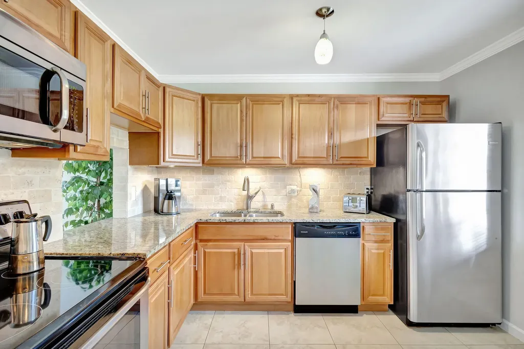 154 Lake Meryl Drive West Palm Beach FL 33411