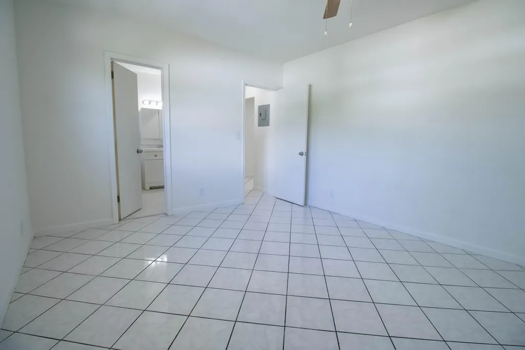 2537 Lincoln Street Hollywood FL 33020