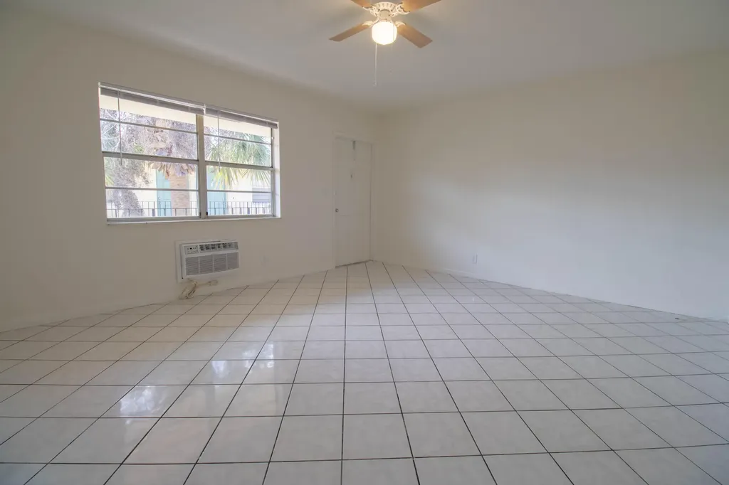 2537 Lincoln Street Hollywood FL 33020